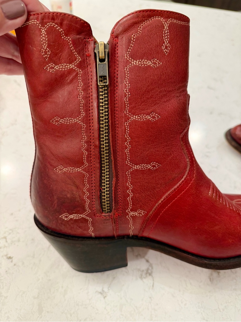 Luchesse Women’s Red Leather Western Ankle Boots Like New Size 7.5 - Picture 3 of 13